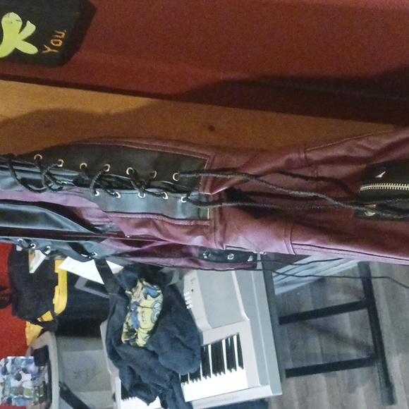 Goth maroon faux leather coat - Picture 6 of 12